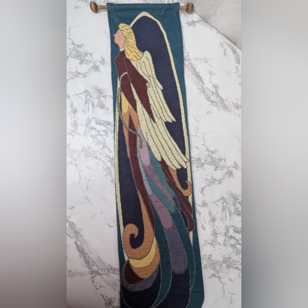 Christmas Around The World Cathedral Angel Tapestry With Dowel - Picture 7 of 15